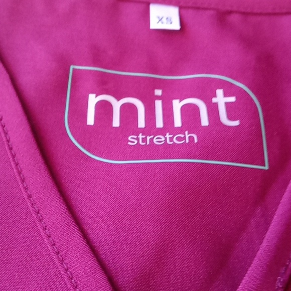 P**NWT Mint brand ladies scrubs top, sz XS, S - Picture 4 of 8